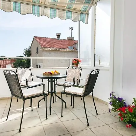 Valerija - One-bedroom With Balcony Apartmán